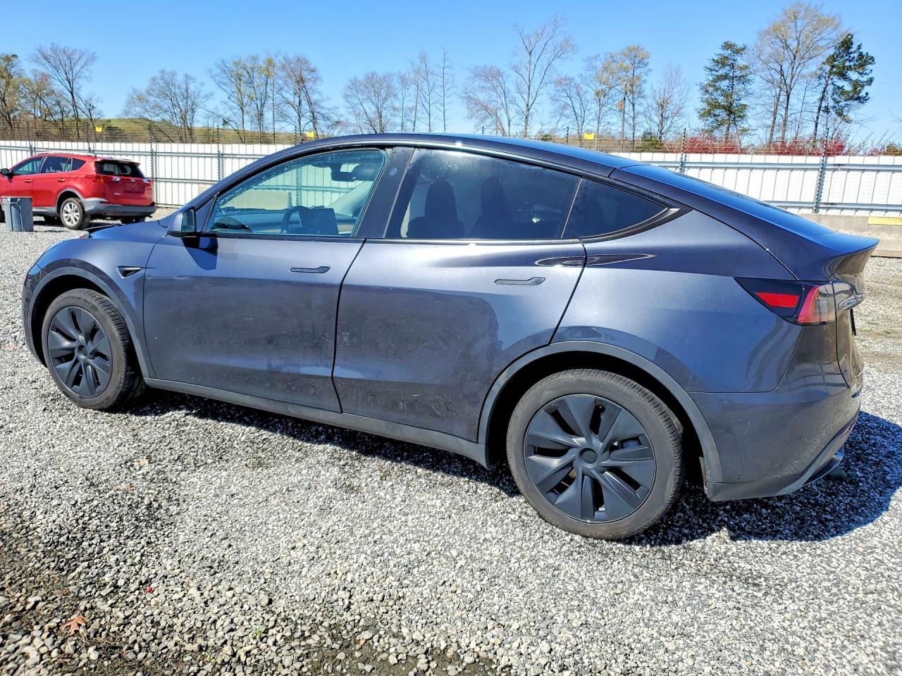 2025 Tesla Model Y - Image 2