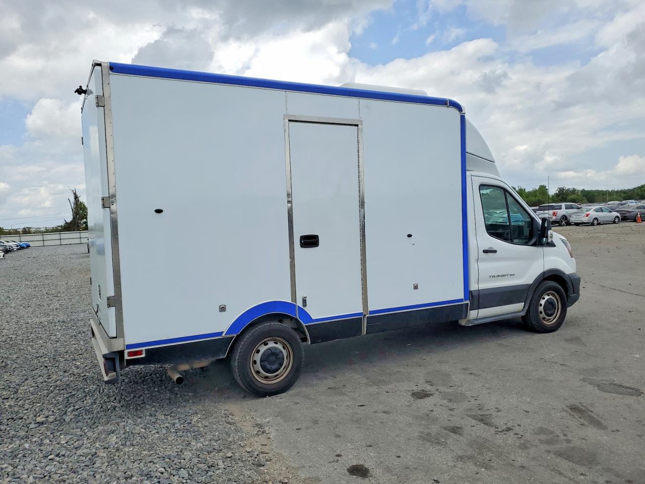2021 Ford Transit Delivery Truck - Фото 3