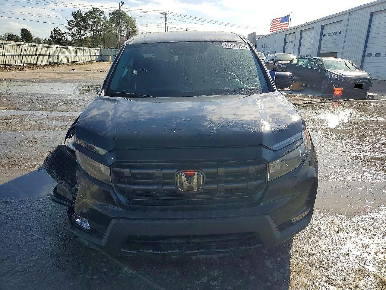 2025 Honda Ridgeline Sport - Image 5
