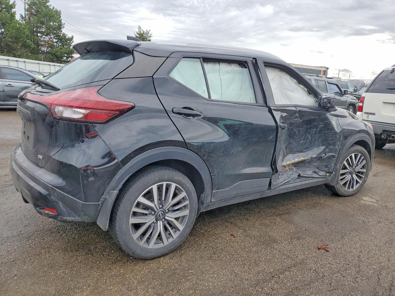 2023 Nissan Kicks Sv - Image 5