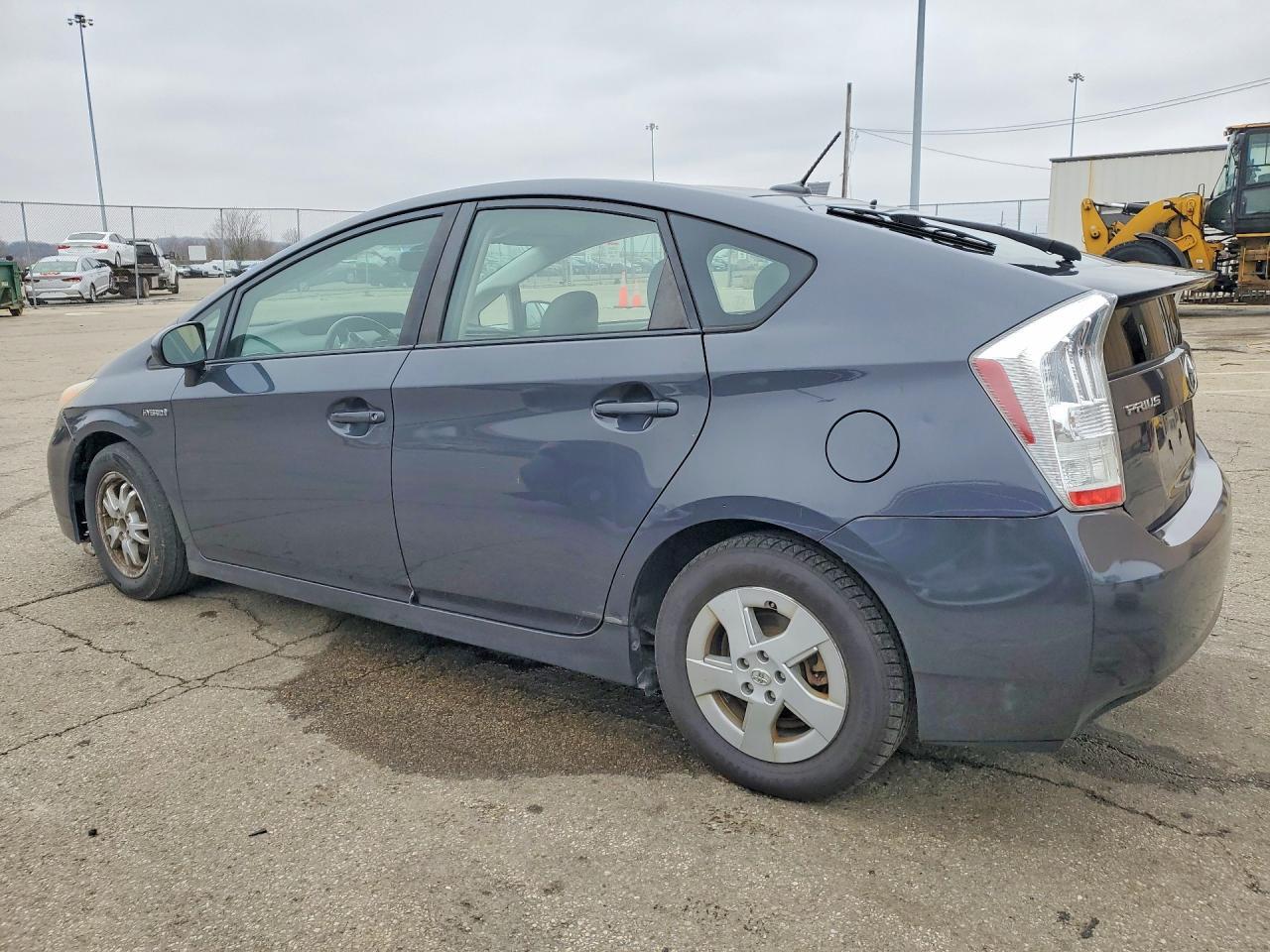 2010 Toyota Prius Iv - Фото 2
