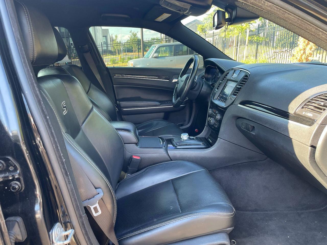 2018 Chrysler 300 S - Фото 5