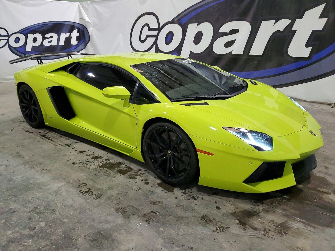 2014 Lamborghini Aventador - Фото 4