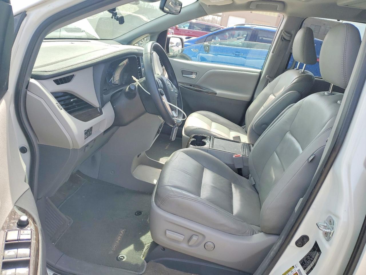 2018 Toyota Sienna Xle Premium 7-Passenger - Фото 7