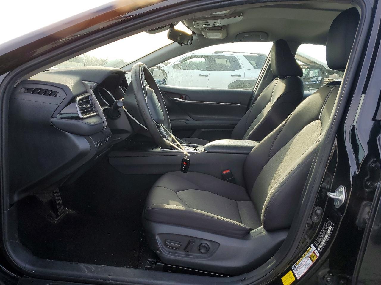 2022 Toyota Camry Hybrid Le - Фото 7