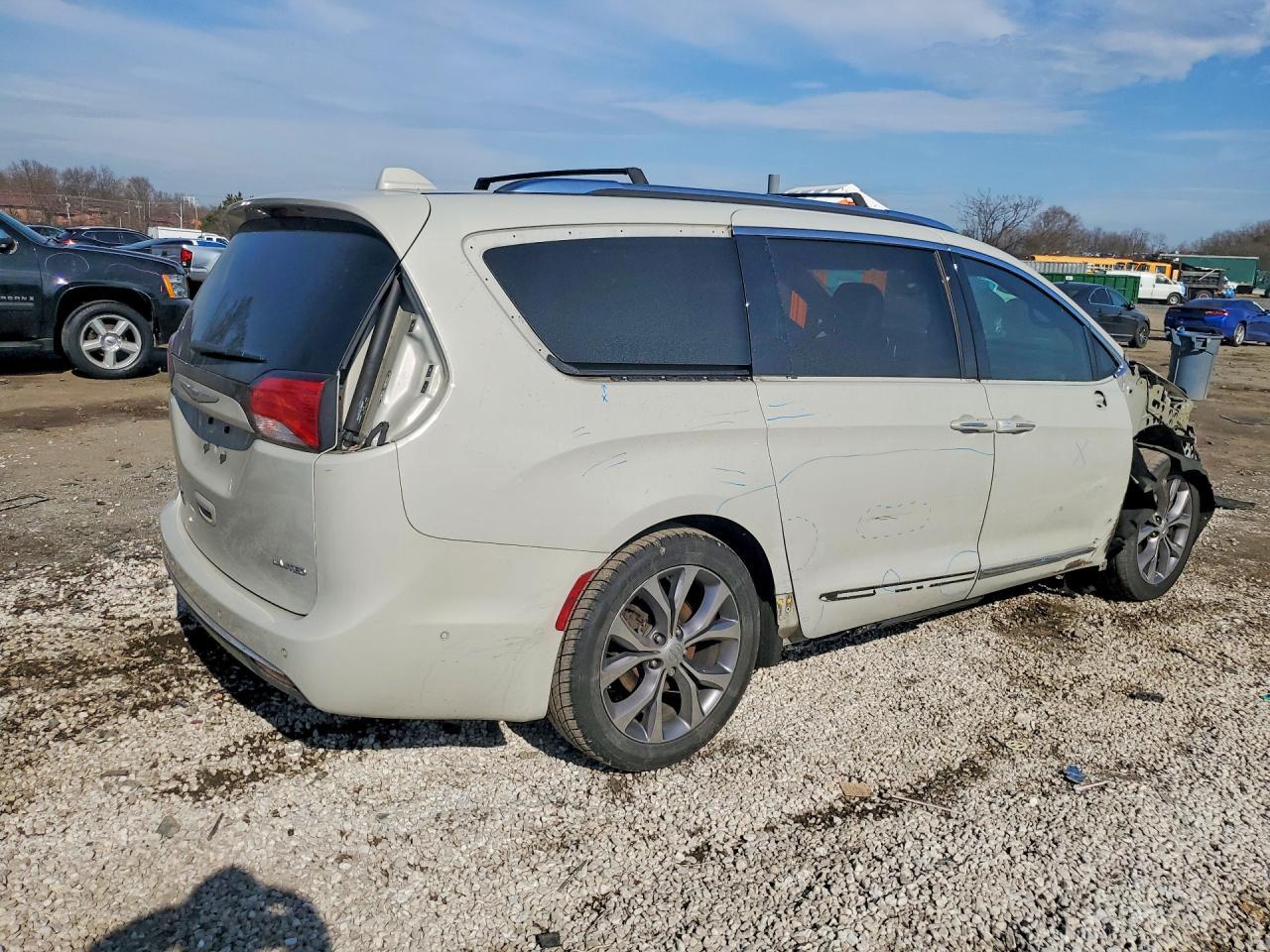 2020 Chrysler Pacifica Limited - Фото 3
