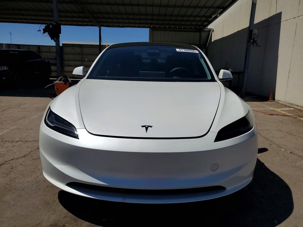 2024 Tesla Model 3 - Фото 5