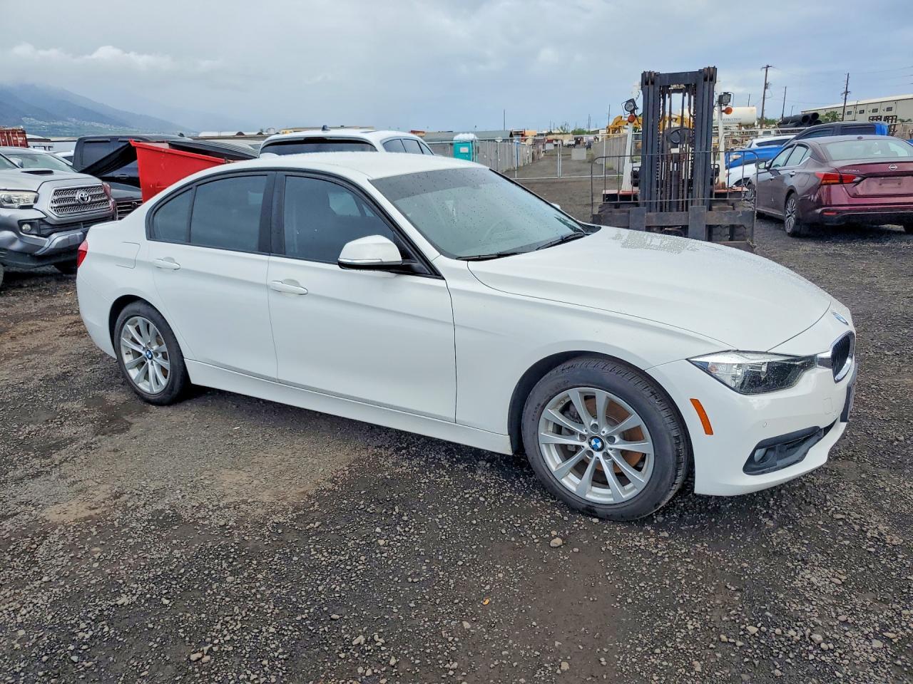 2017 BMW 320 I - Image 4