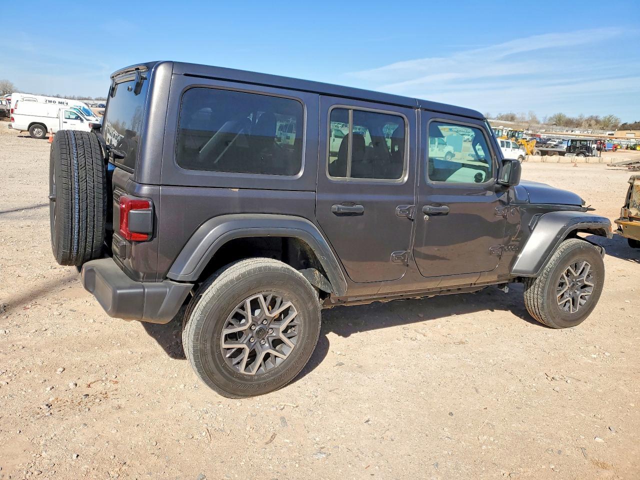 2025 Jeep Wrangler Sahara - Фото 3