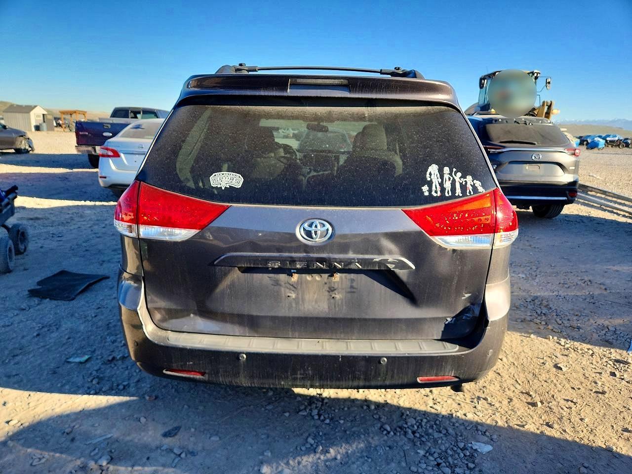 2012 Toyota Sienna Xle 8-Passenger - Image 6