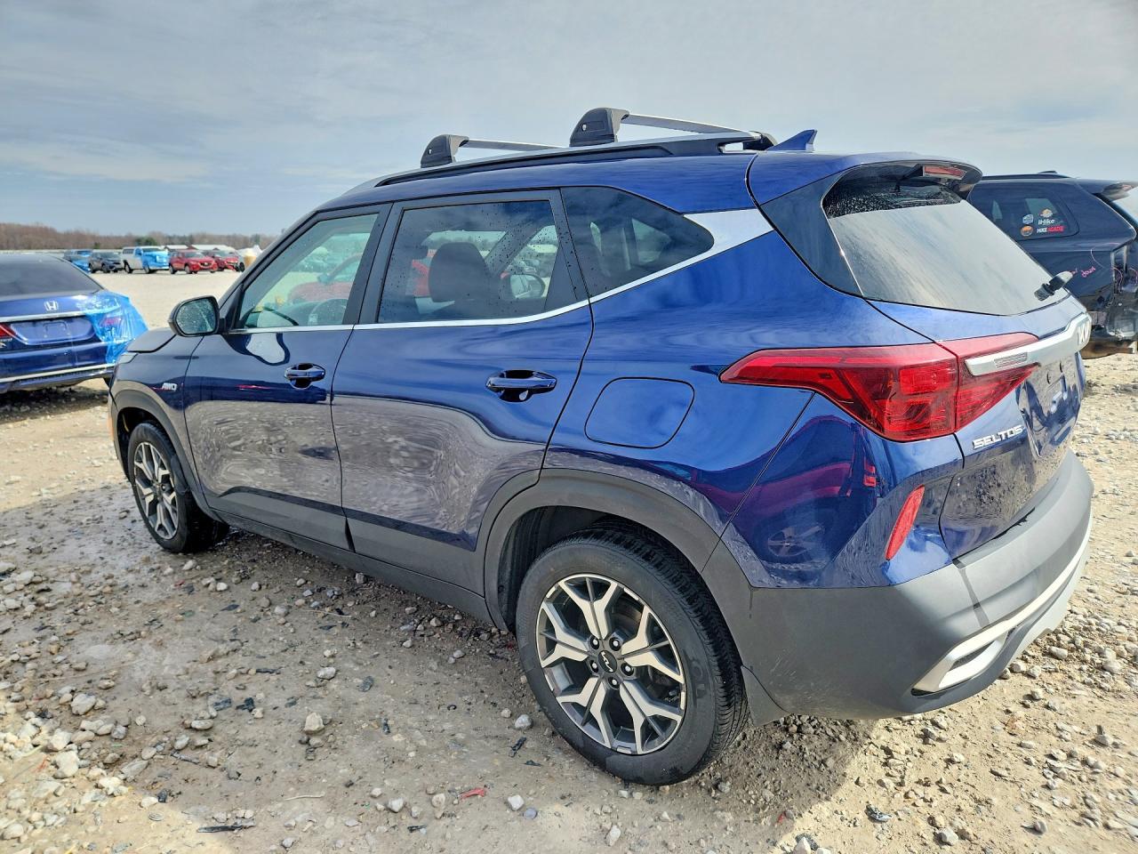 2022 Kia Seltos Ex - Image 2