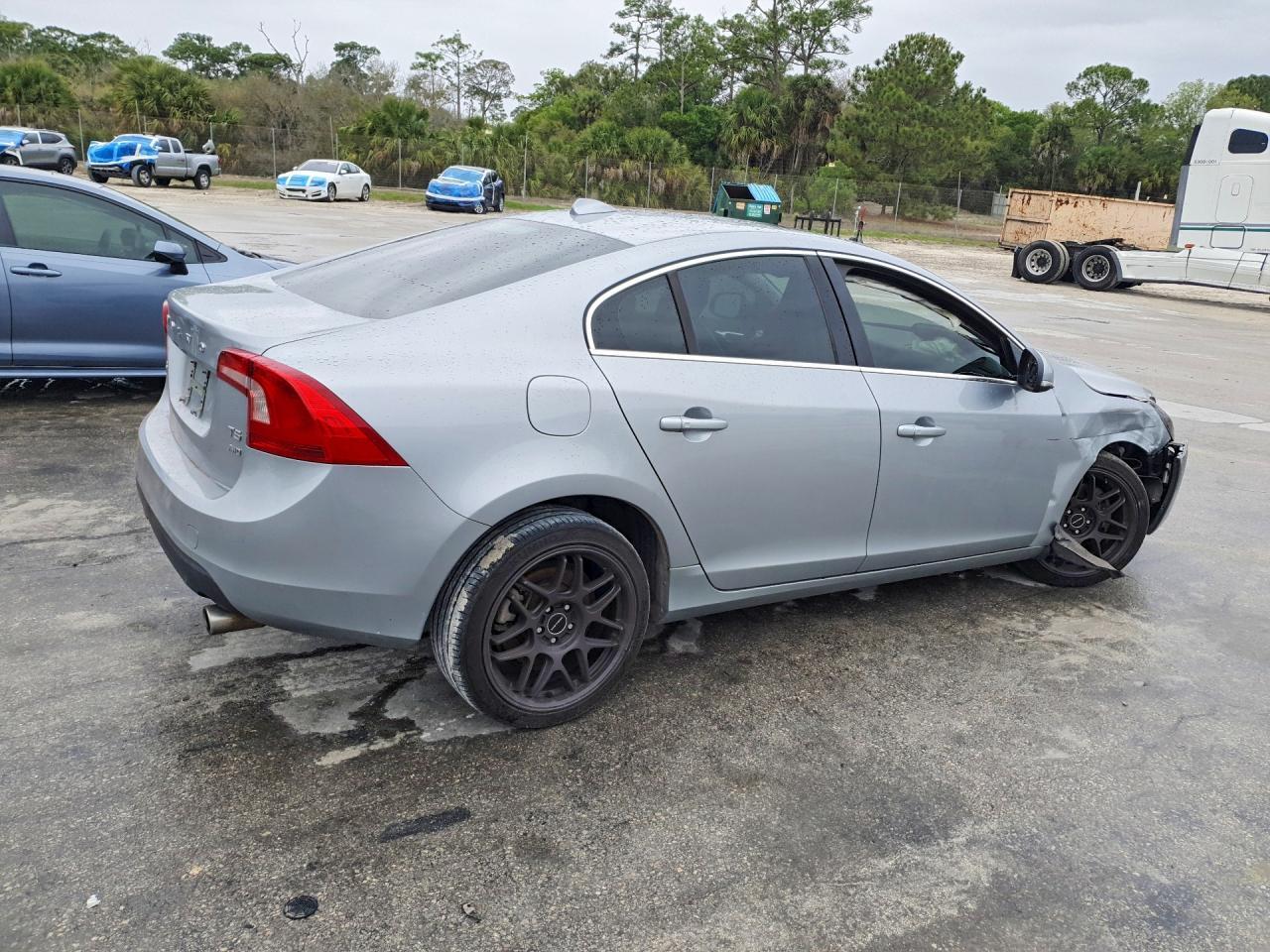 2013 Volvo S60 T5 - Фото 3