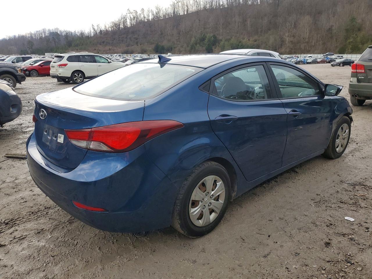2016 Hyundai Elantra Se - Фото 3