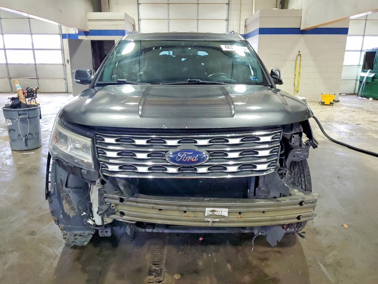 2017 Ford Explorer Limited - Image 5