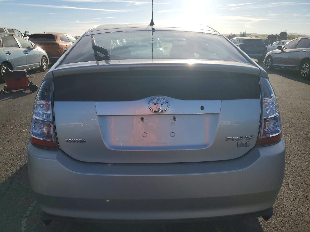 2004 Toyota Prius Base - Фото 6