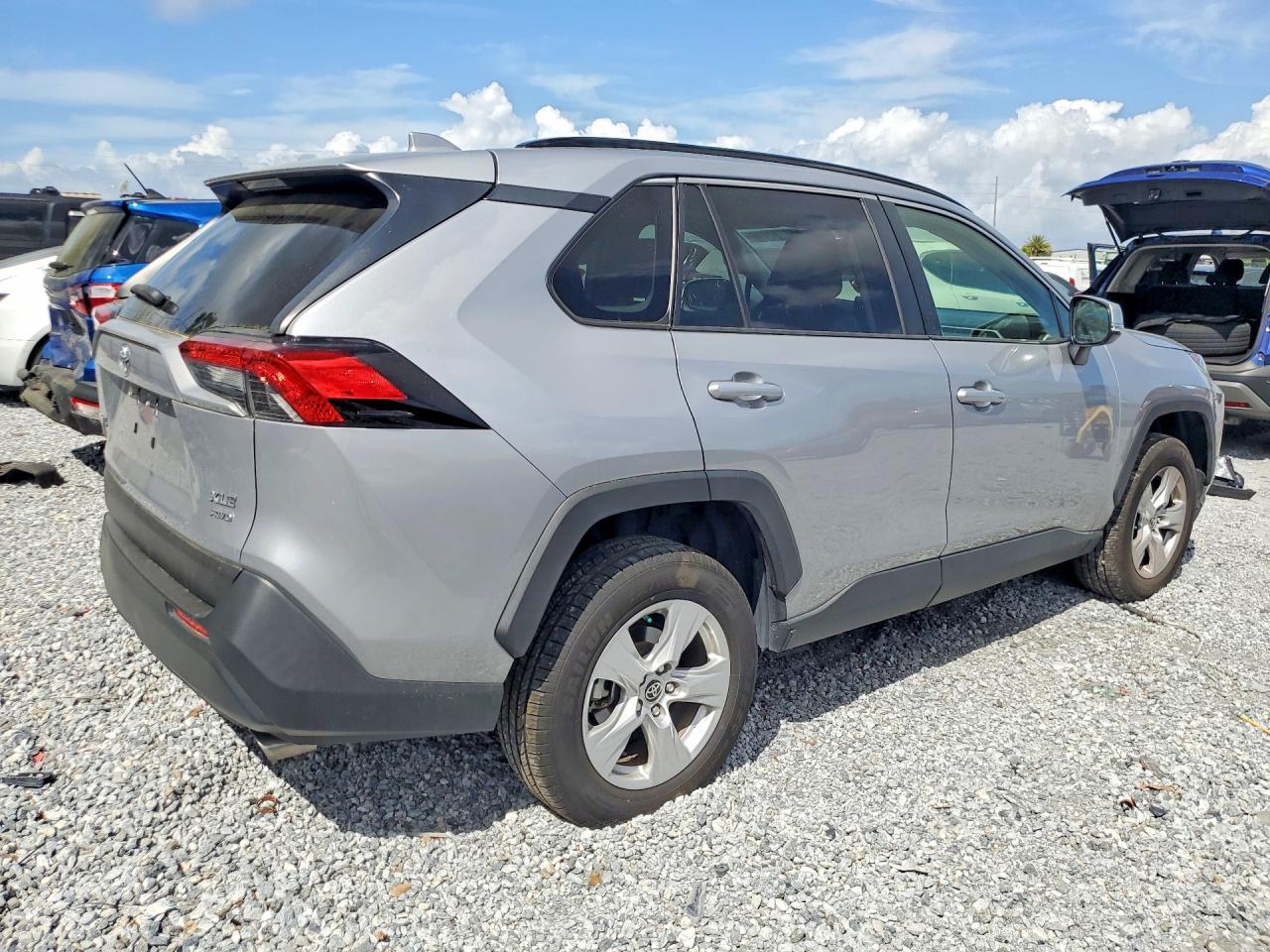 2019 Toyota Rav4 Xle - Image 3