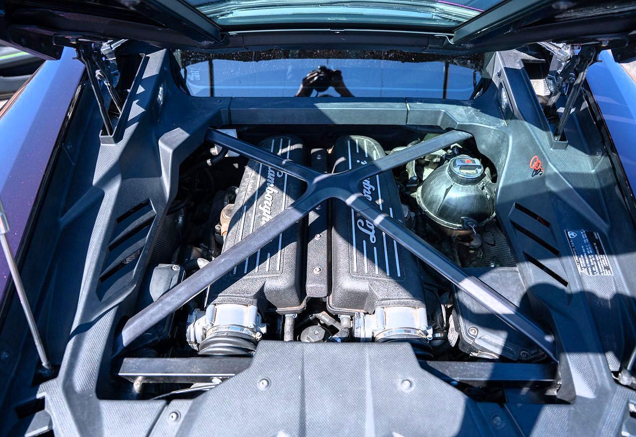 2020 Lamborghini Huracan Evo - Image 7