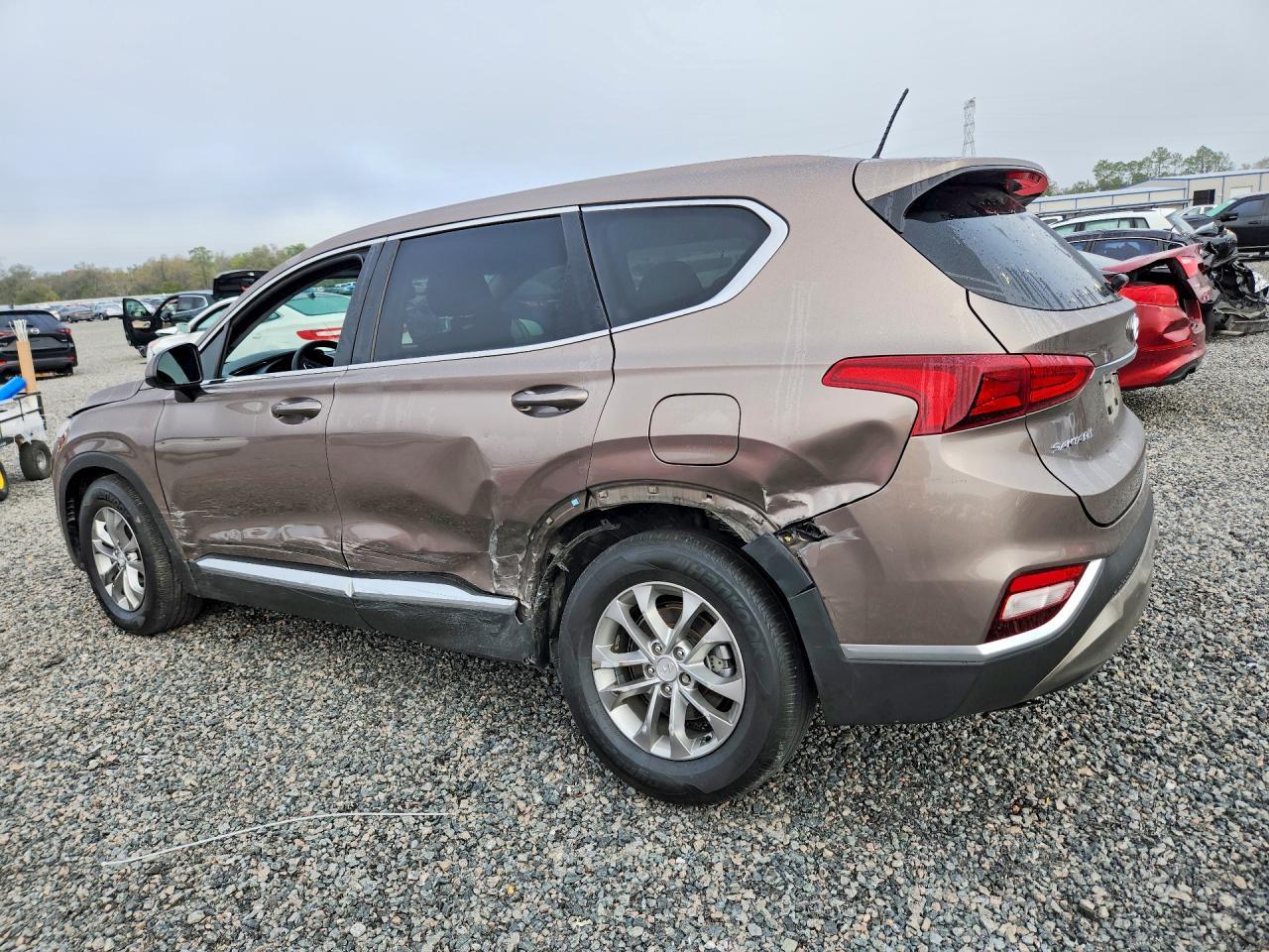2020 Hyundai Santa Fe Se - Фото 2