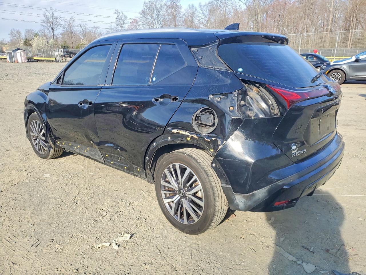 2021 Nissan Kicks Sv - Image 2