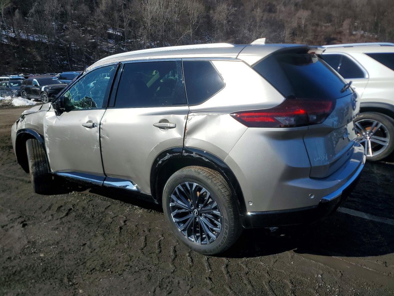 2026 Nissan Rogue Platinum - Image 2