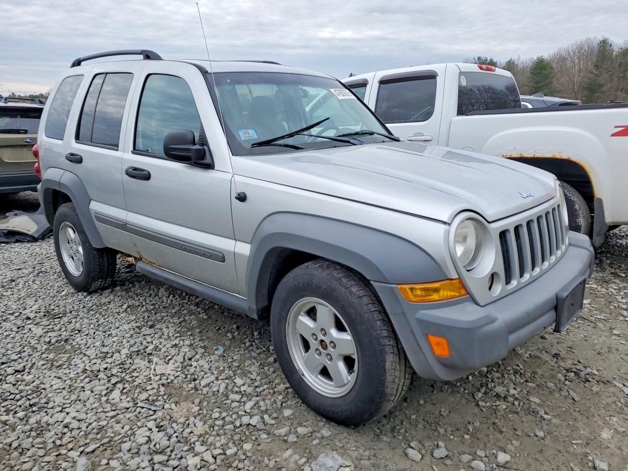 2005 Jeep Liberty Sport - Image 4