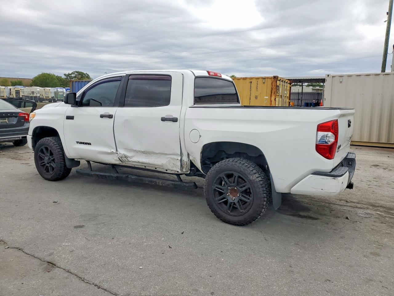 2017 Toyota Tundra Platinum - Image 2