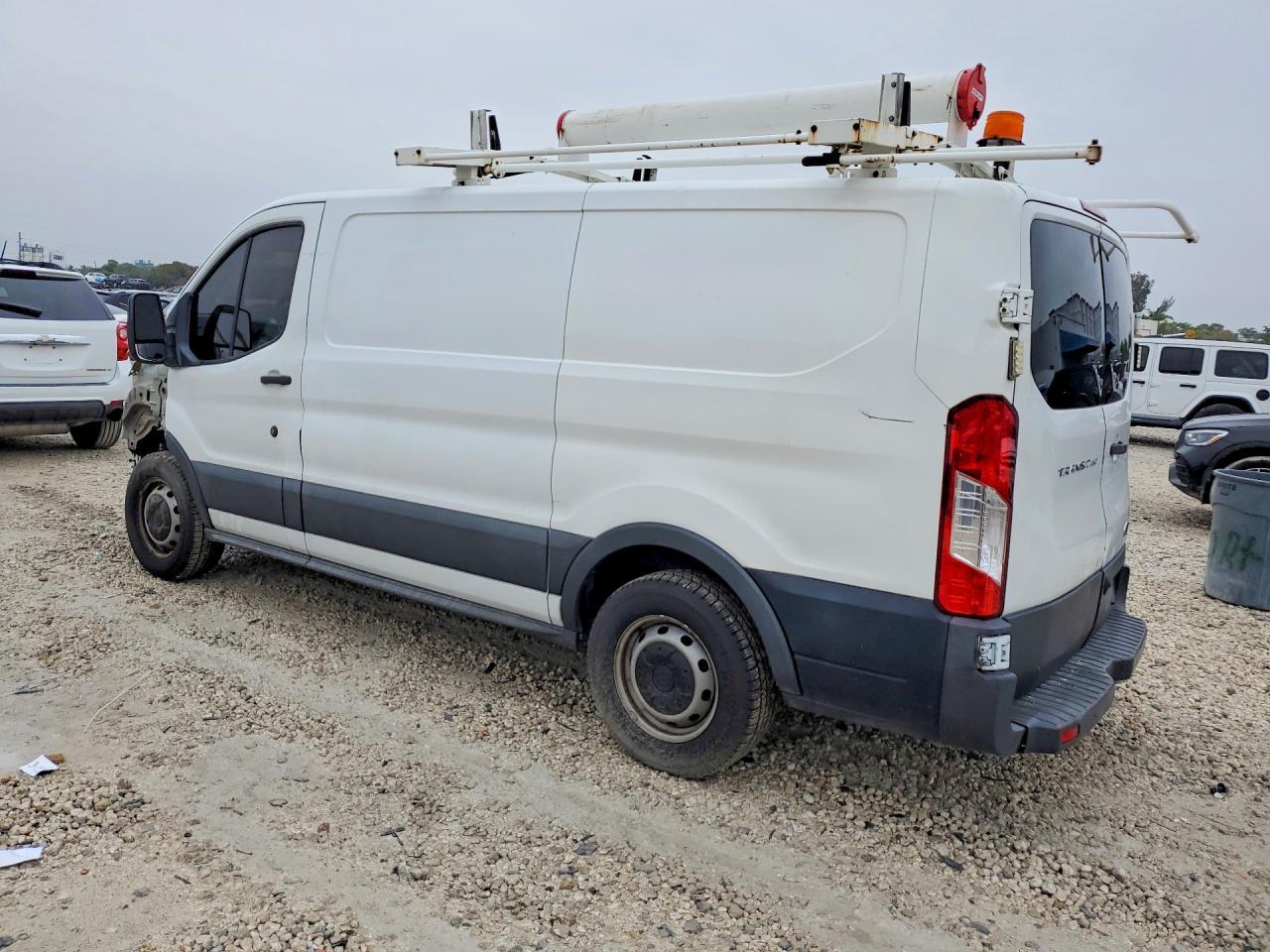 2016 Ford Transit 150 Delivery Van - Фото 2
