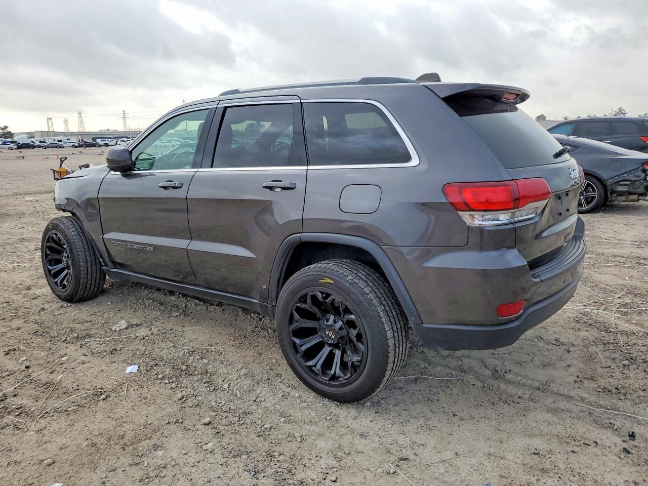 2021 Jeep Grand Cherokee Laredo - Image 2