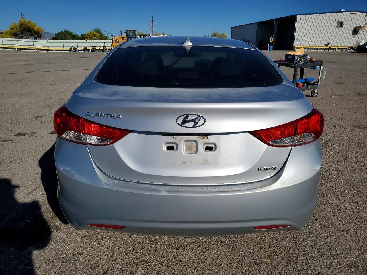 2013 Hyundai Elantra Limited - Image 6