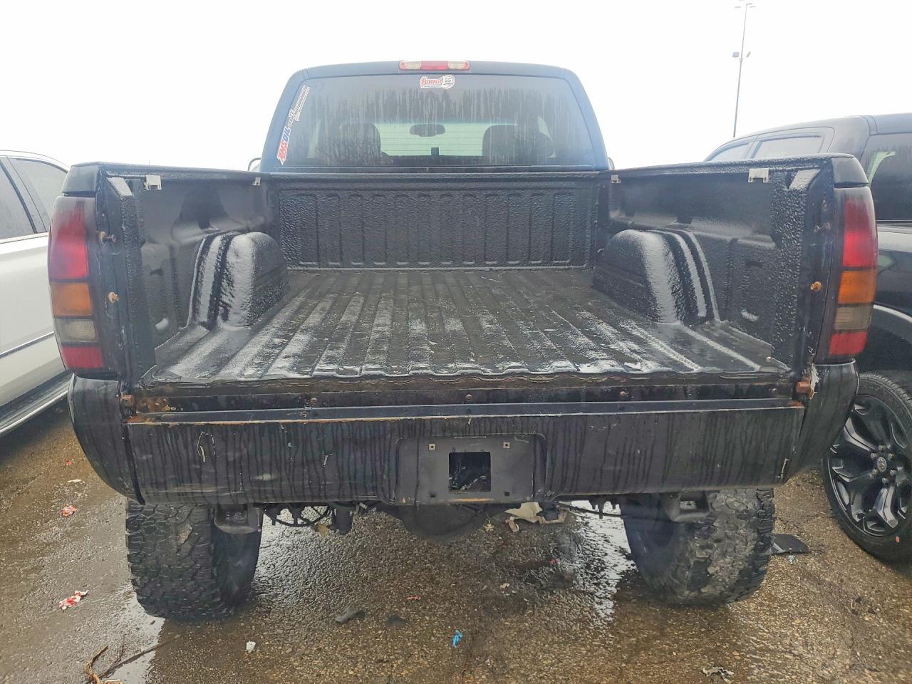 2005 GMC Sierra K2500 Heavy Duty - Фото 6