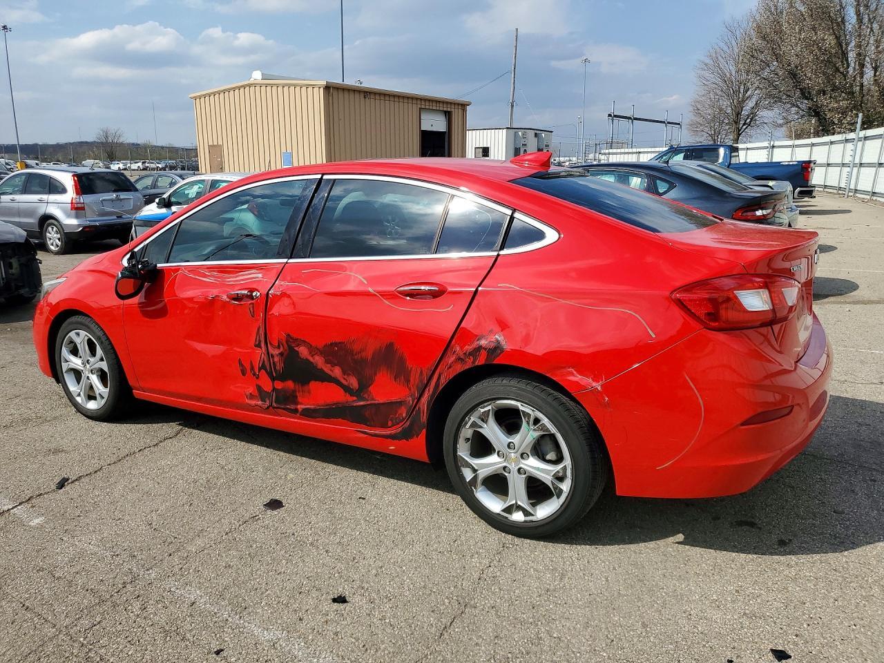 2017 Chevrolet Cruze Premier - Фото 2