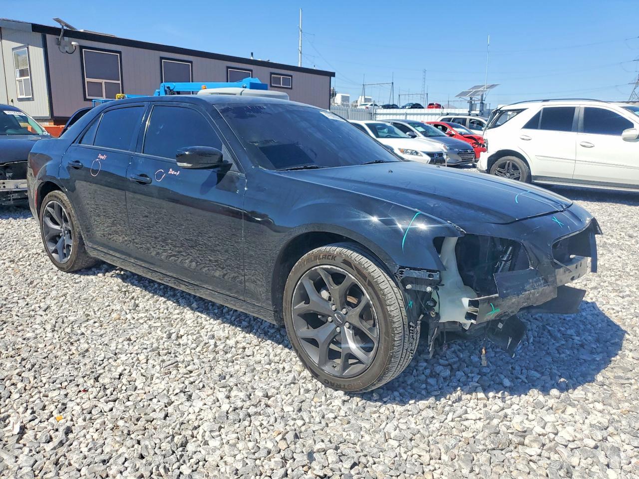 2022 Chrysler 300 S - Фото 4