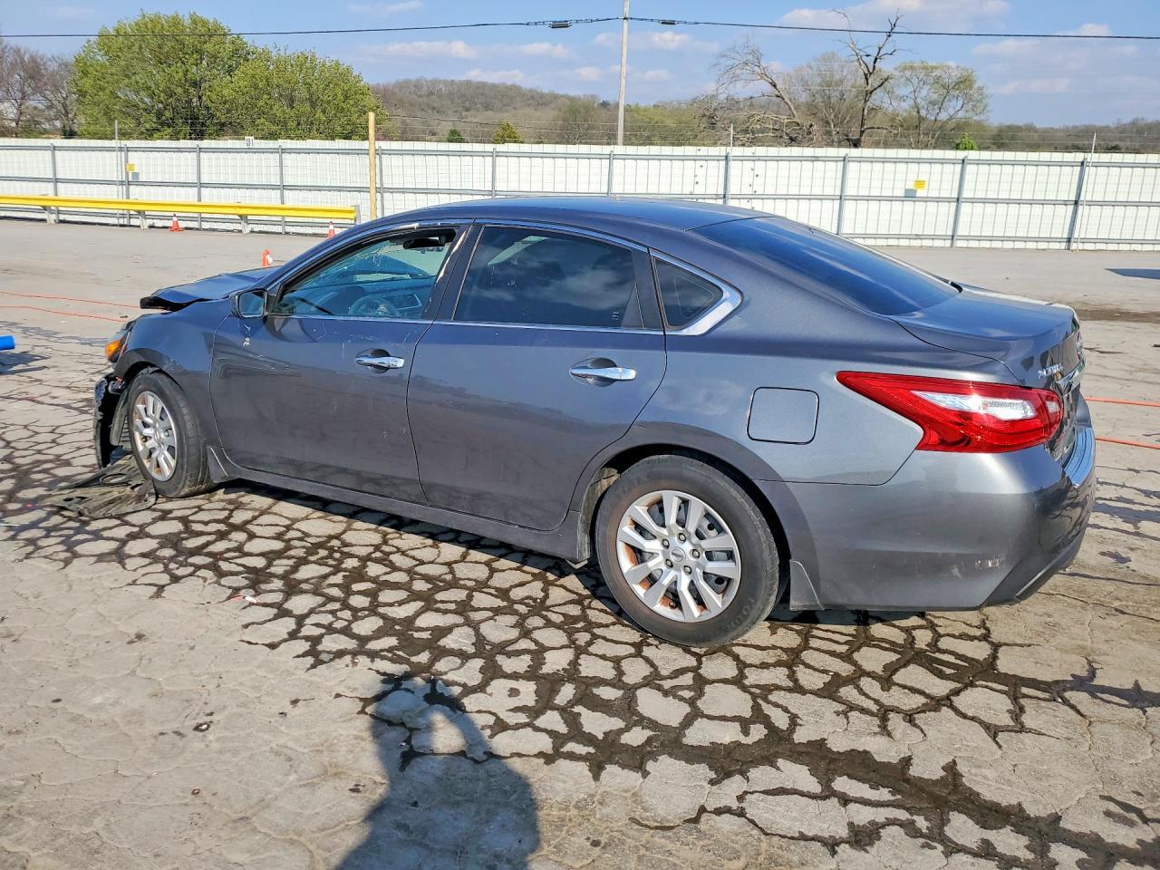 2017 Nissan Altima 2.5 S - Фото 2