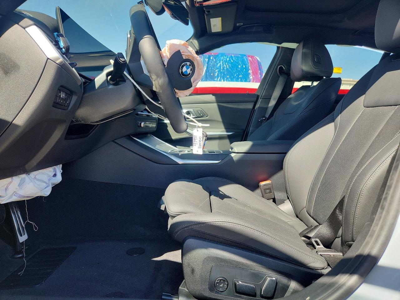 2026 BMW 330I - Фото 7