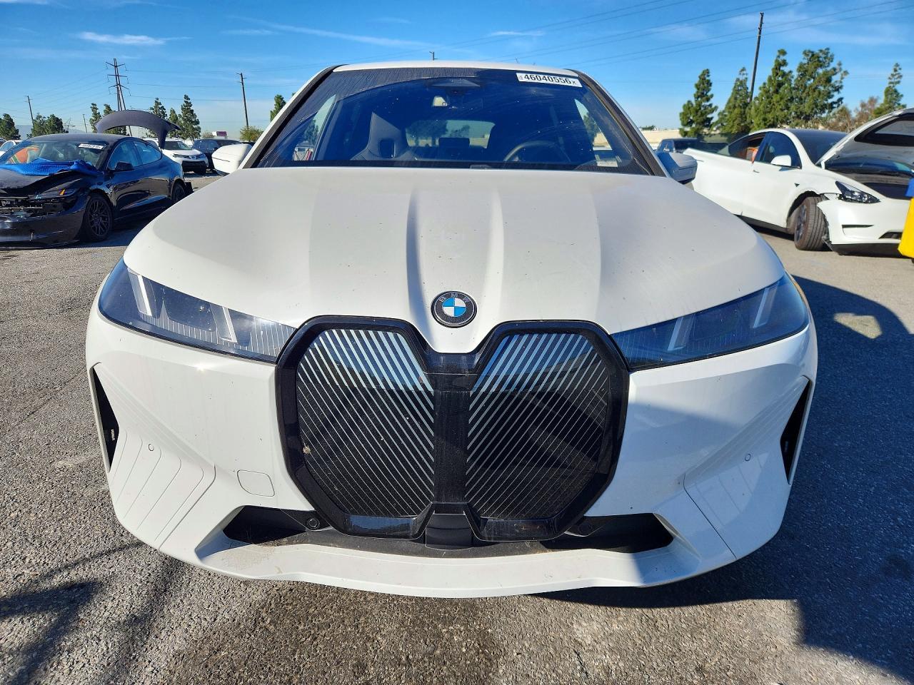 2026 BMW Ix xDrive45 - Фото 5