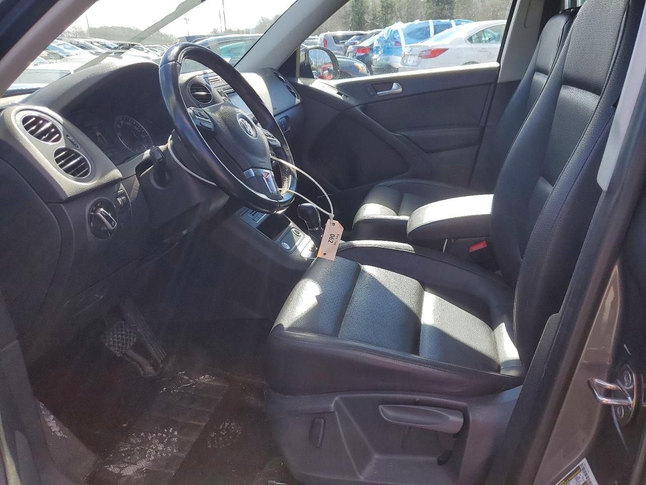 2014 Volkswagen Tiguan S - Фото 7