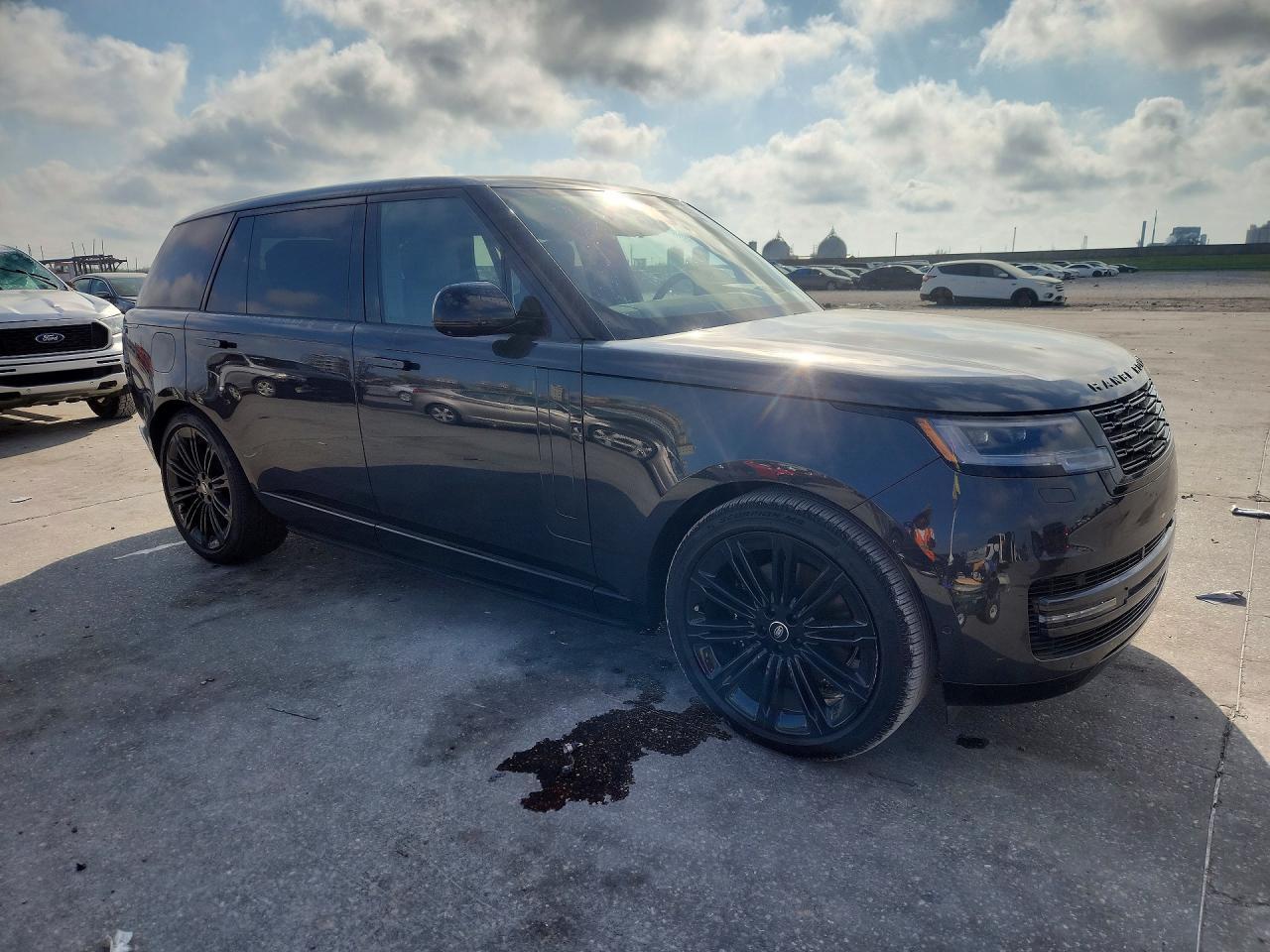 2025 Land Rover Range Rover Se - Image 4