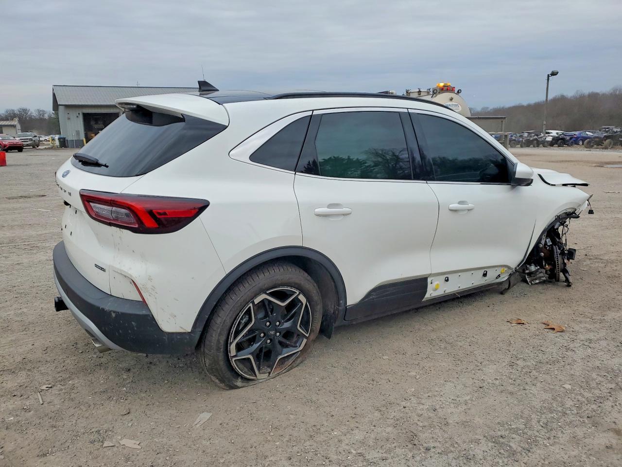 2026 Ford Escape Platinum - Фото 3