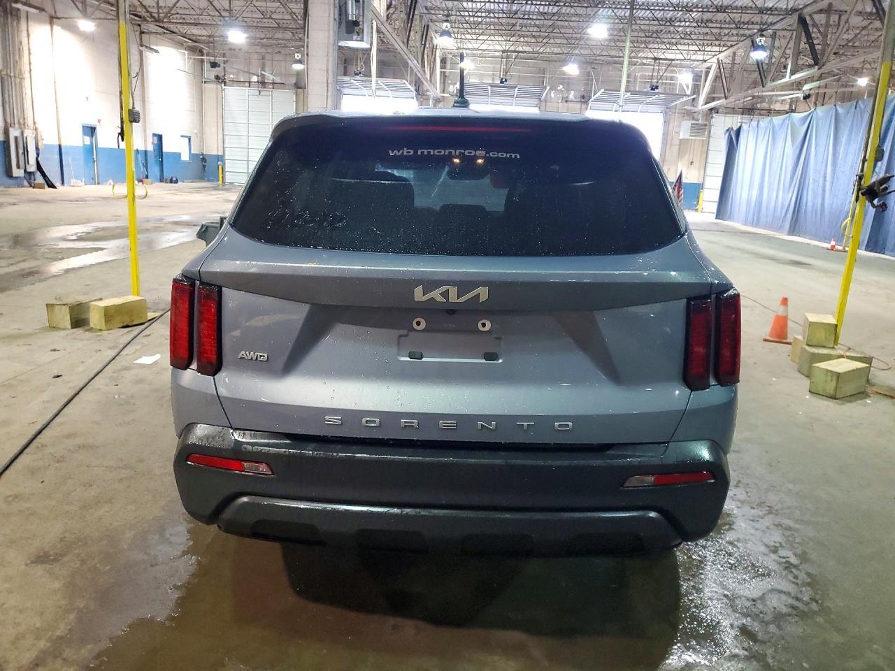 2022 Kia Sorento Lx - Image 6
