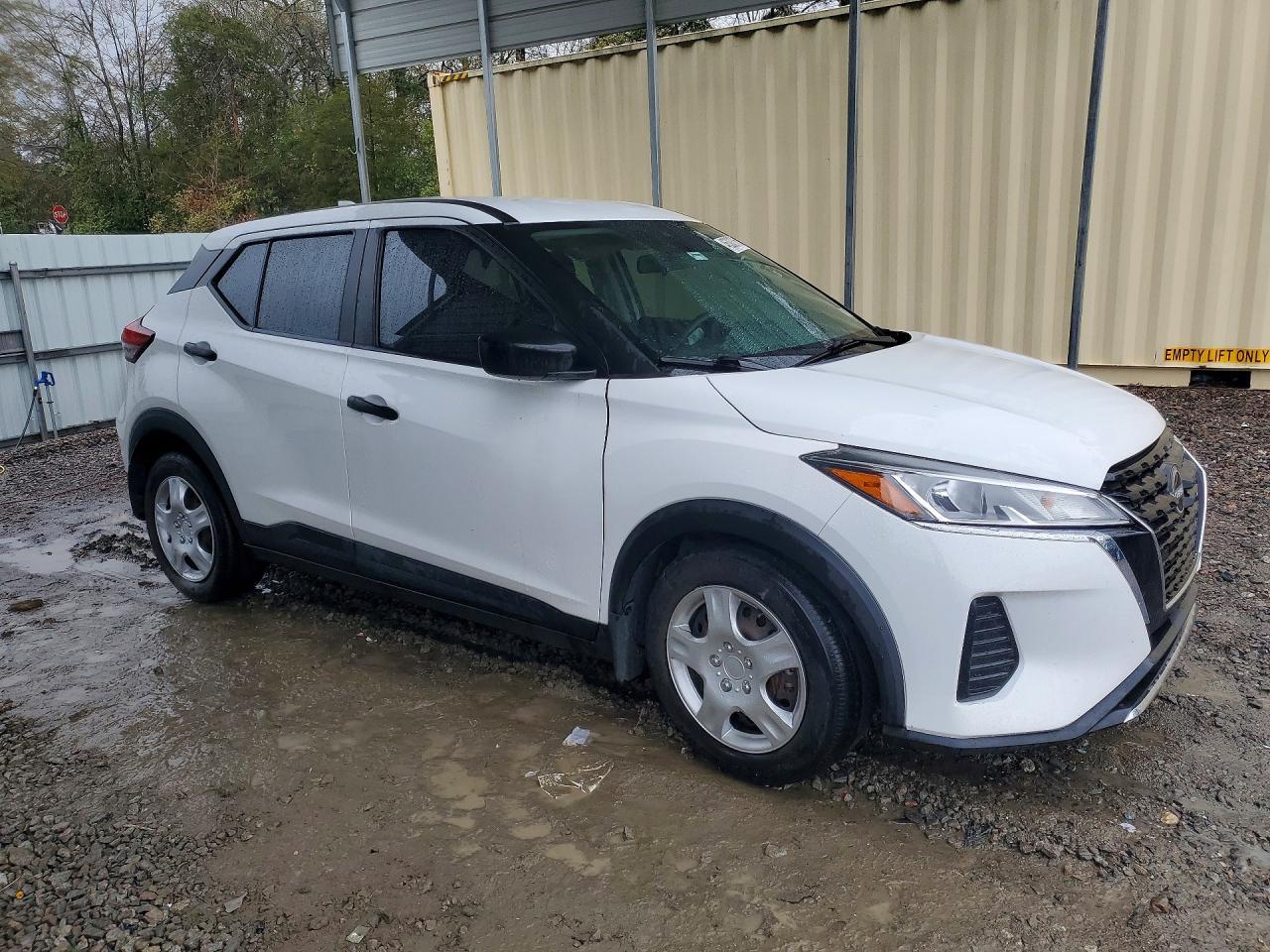 2022 Nissan Kicks S - Фото 4