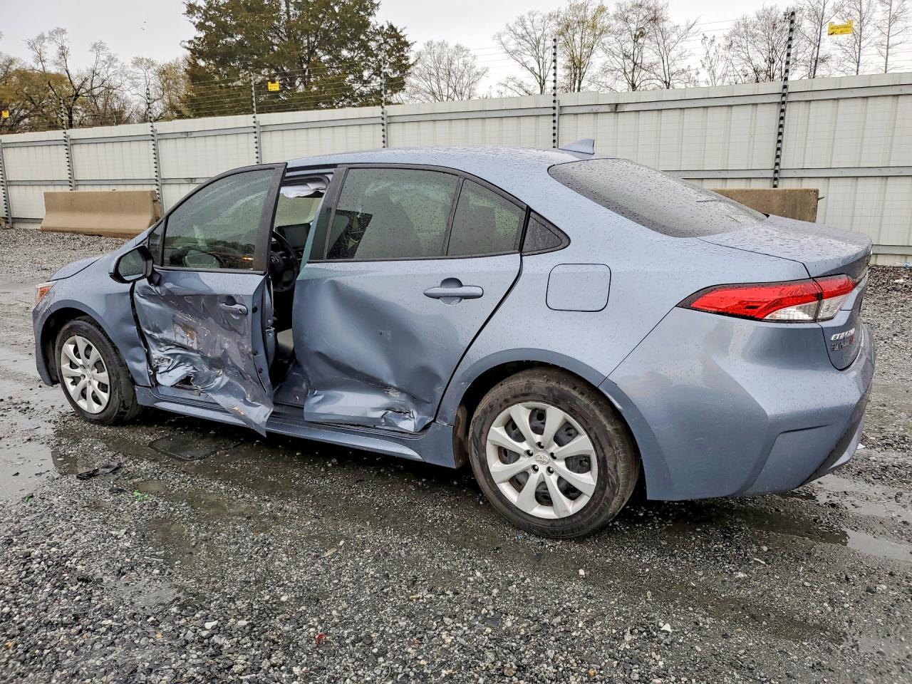 2022 Toyota Corolla Le - Фото 2