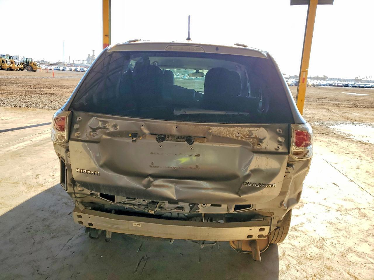 2015 Mitsubishi Outlander Se - Image 6