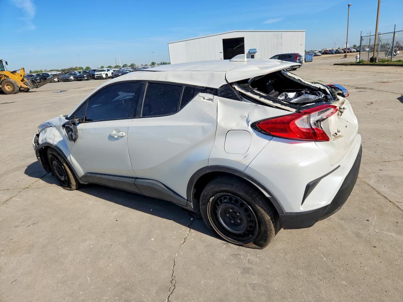 2019 Toyota C-Hr Le - Фото 2