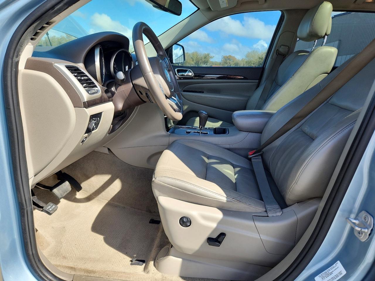 2012 Jeep Grand Cherokee Laredo - Image 7