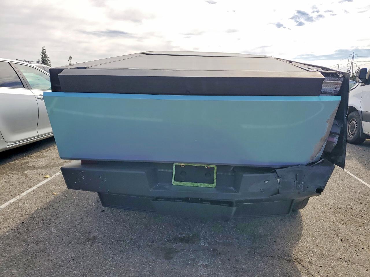 2024 Tesla Cybertruck - Фото 6