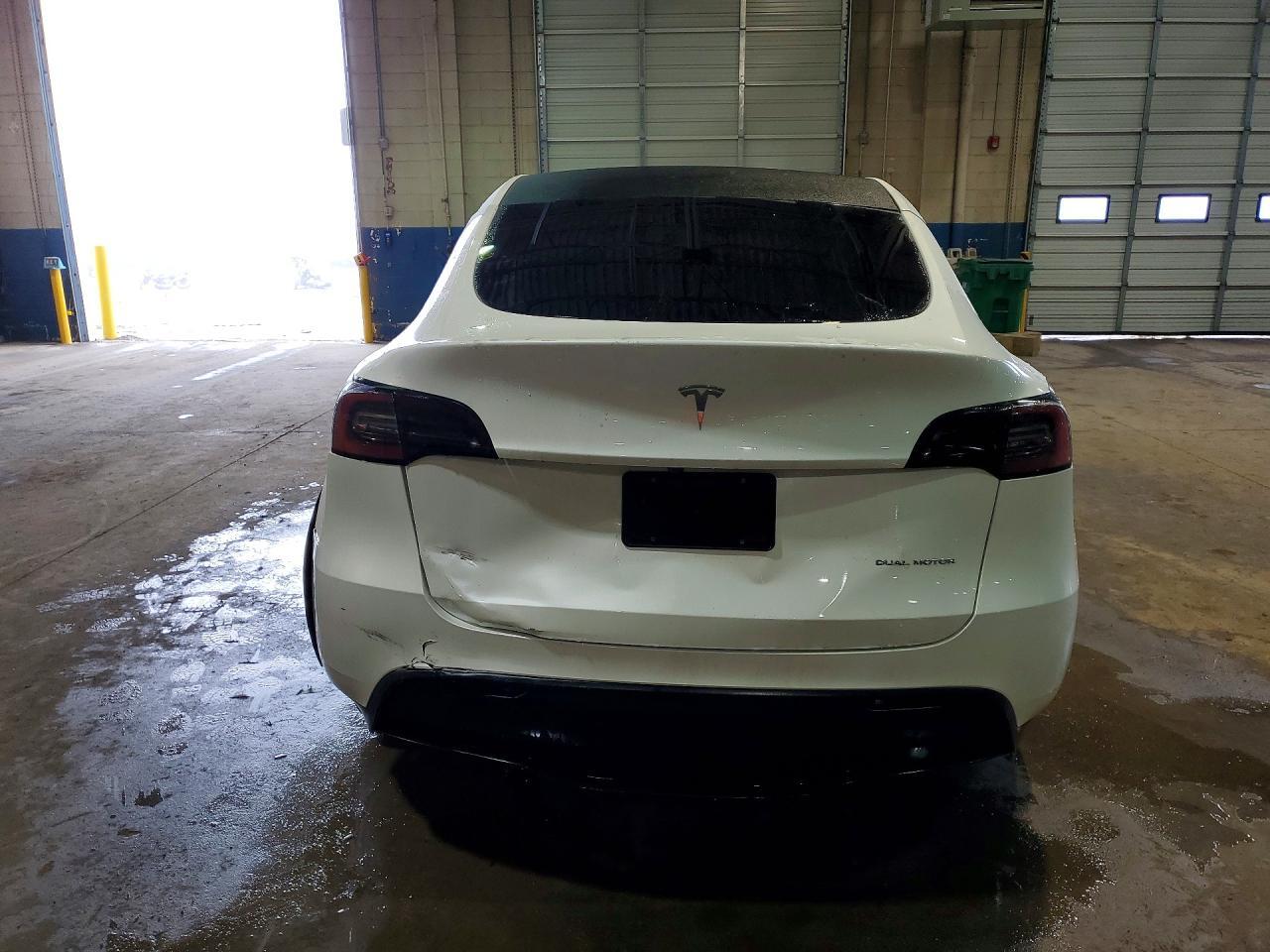 2023 Tesla Model Y - Image 6