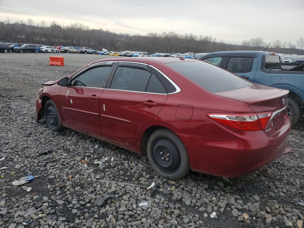 2017 Toyota Camry Se - Фото 2