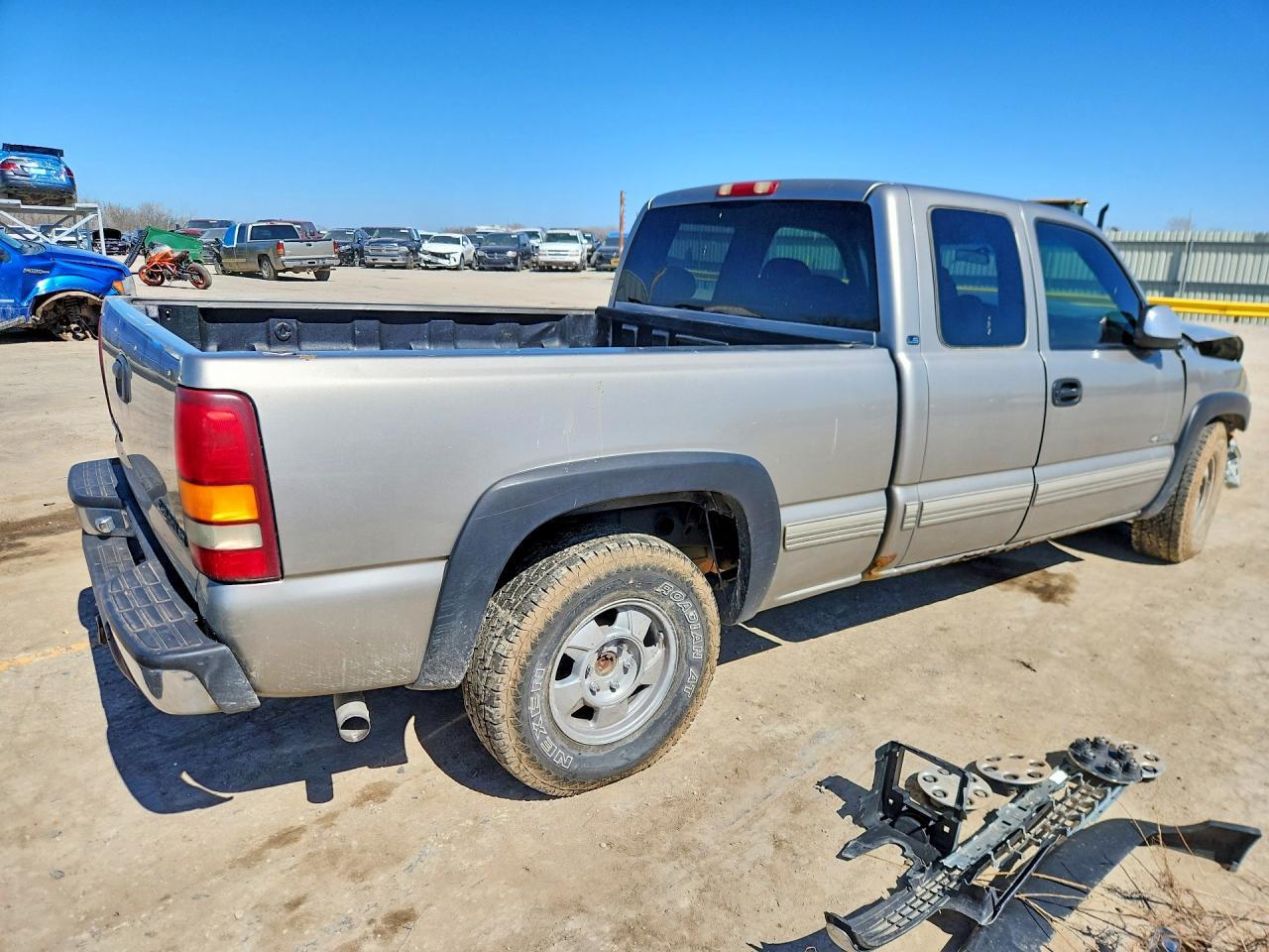 2000 Chevrolet Silverado C1500 - Фото 3