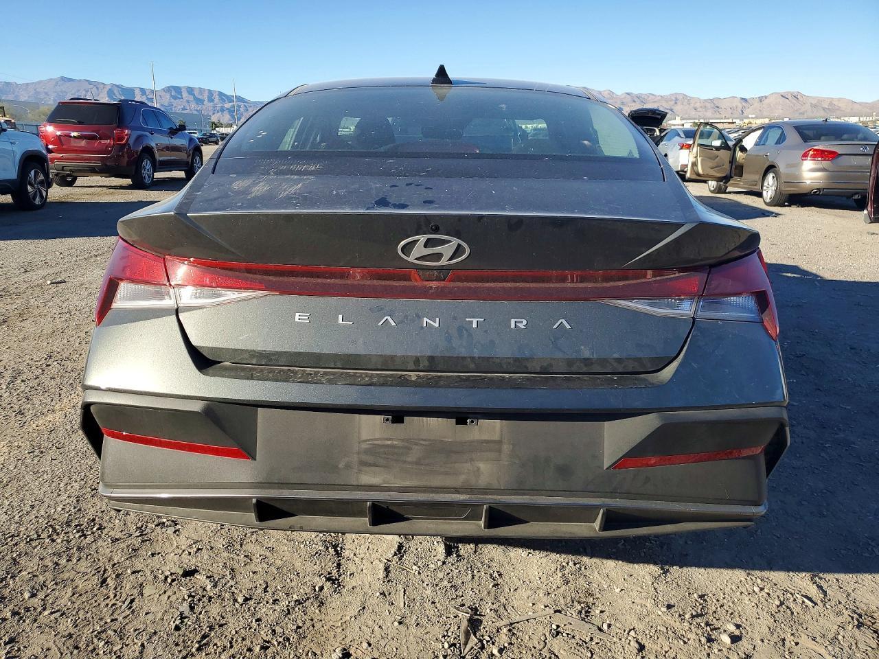 2024 Hyundai Elantra Se - Фото 6