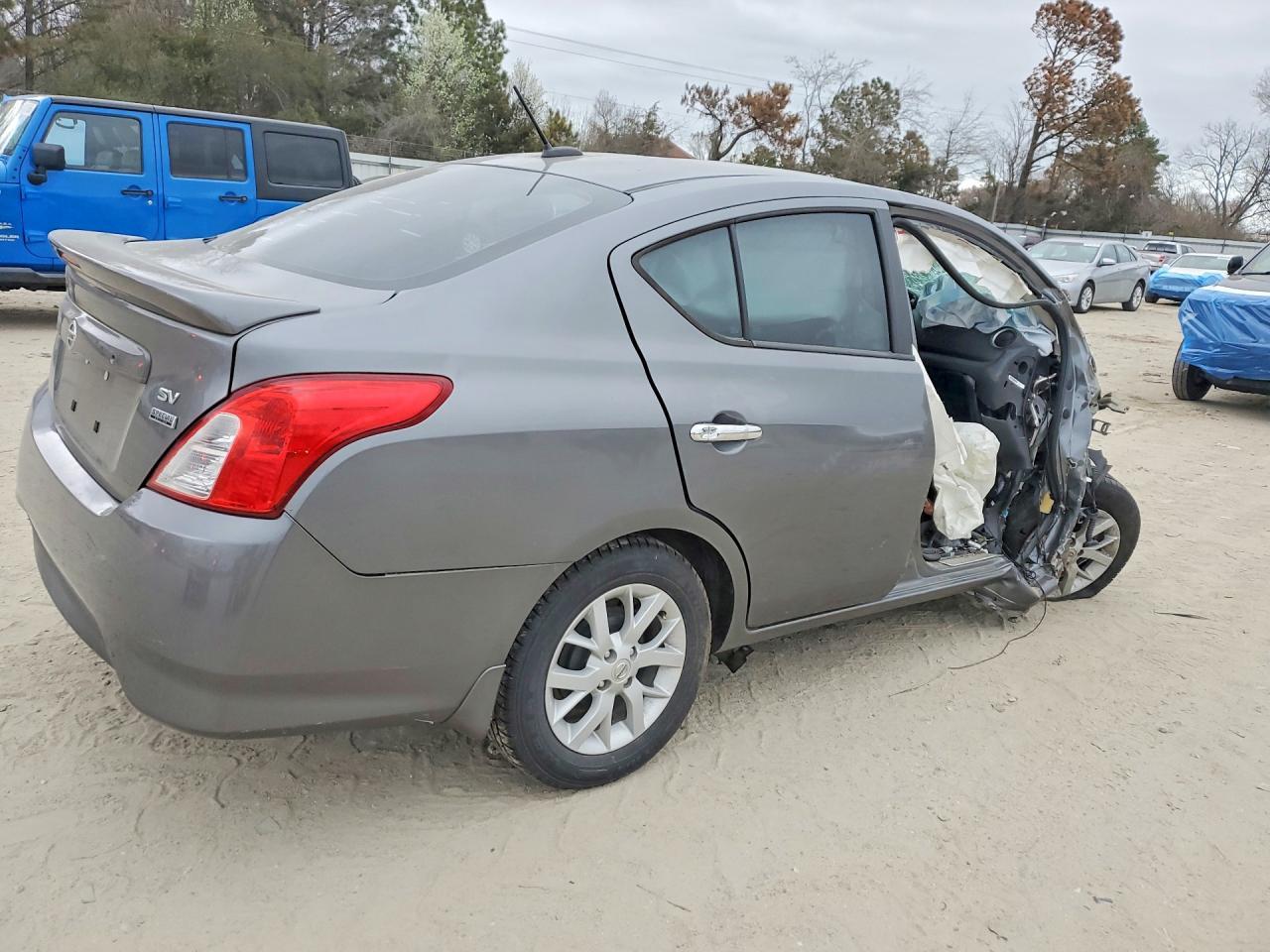 2019 Nissan Versa Sv - Фото 3